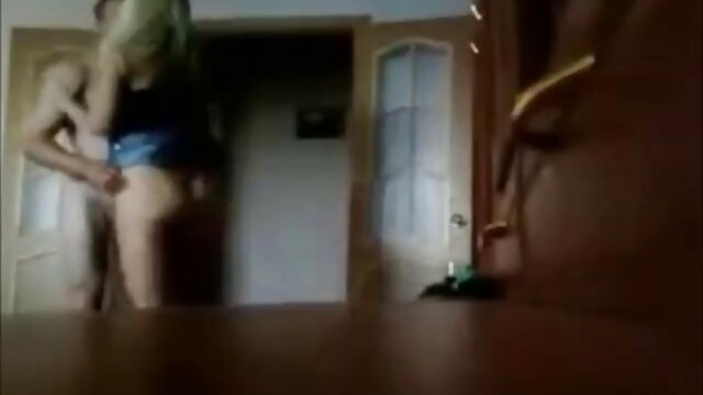 Εξαιρετική :  Η αδύνατη έφηβη Φαντίνα χτυπιέται στο σπίτι Ενηλίκων XXX Βίντεο 